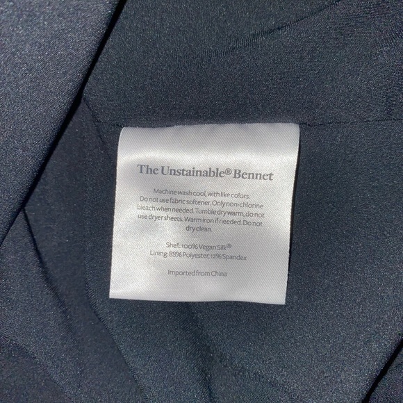 Elizabeth & Clarke The Bennet Unstainable White Sleeveless V-Neck Top | Size 10 - Picture 9 of 11